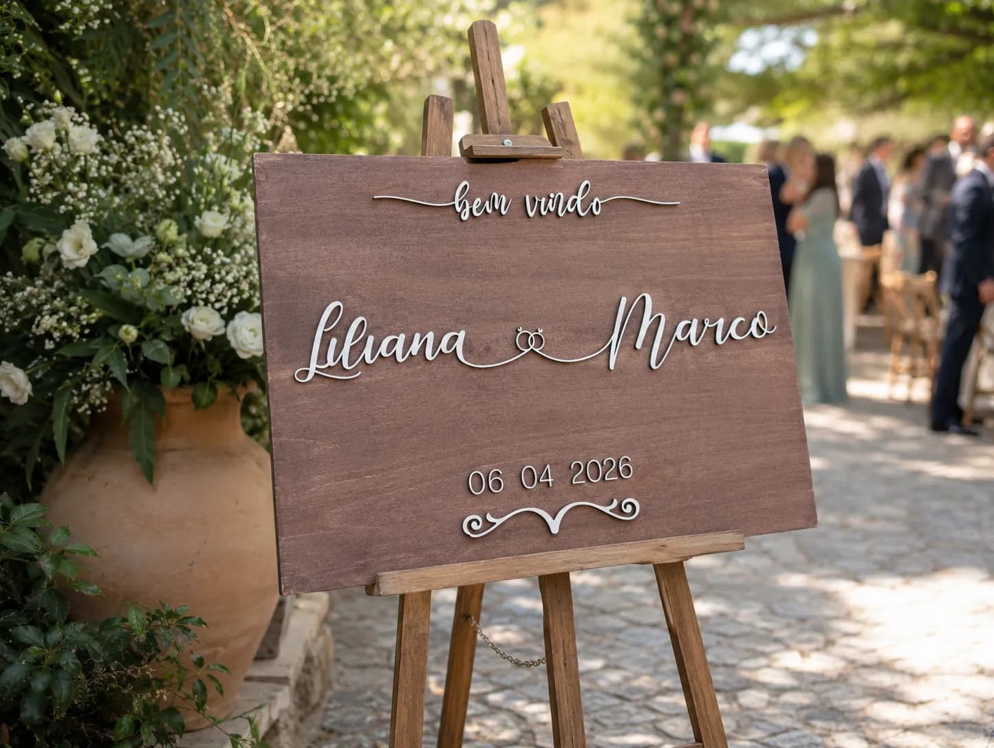 Placa de Boas-Vindas em Madeira Personalizada | Nomes e Data | Letras 3D
